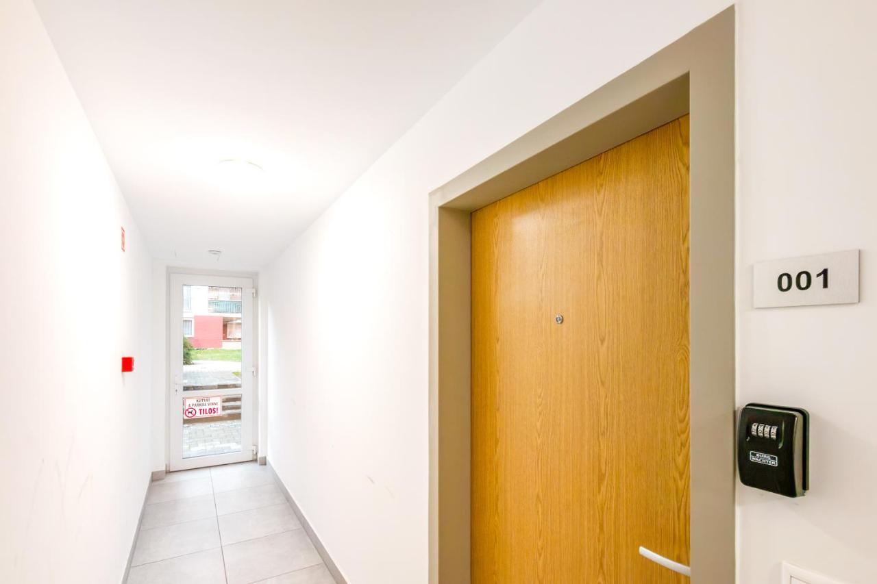 Apartmán Tranquil With Free Parking And Garden Connection In The Downtown *