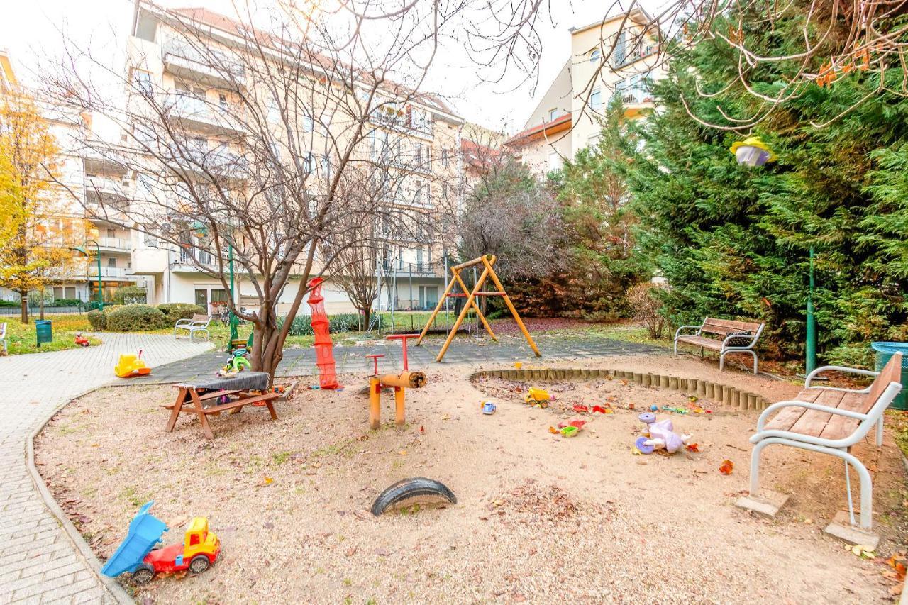 Tranquil With Free Parking And Garden Connection In The Downtown Apartman *